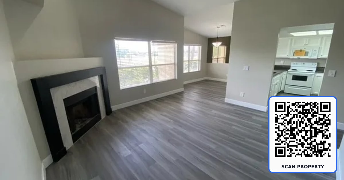 6250 West Flamingo Road 15 property photo