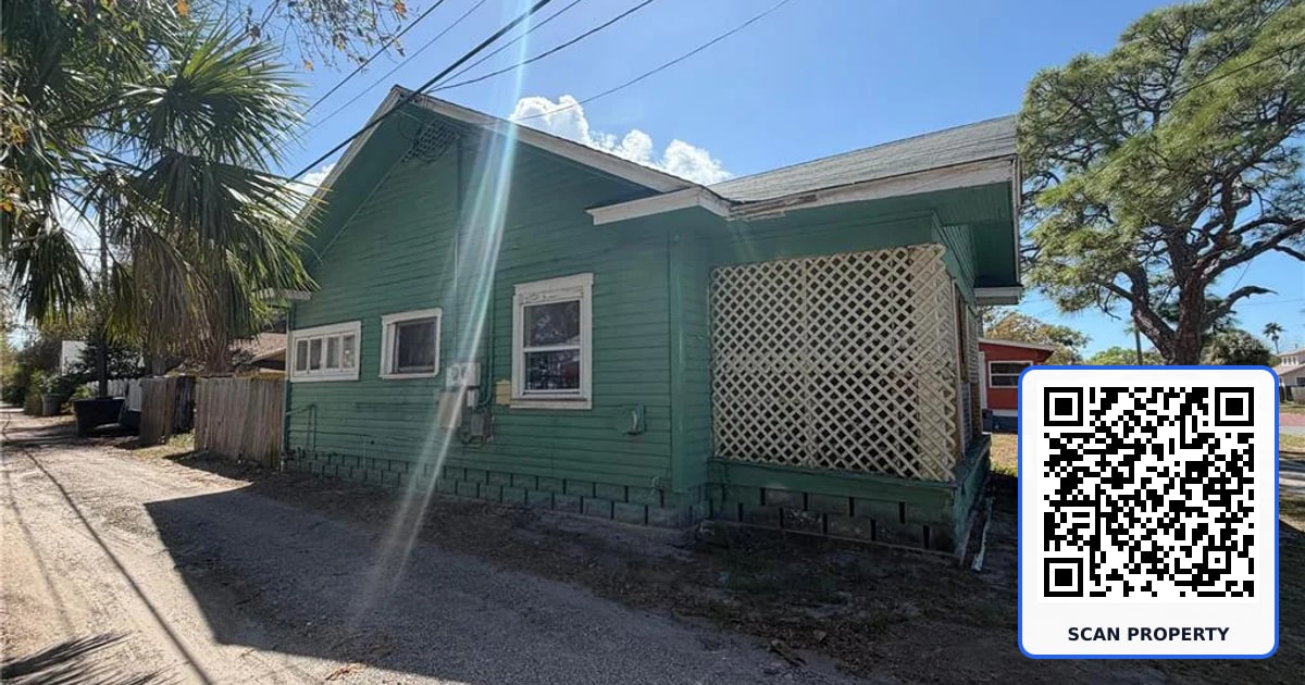 2500 OAKDALE STREET S property photo