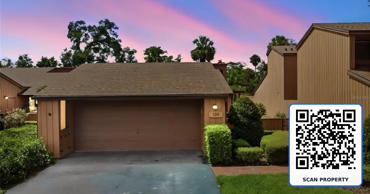 124 OAKS COURT property photo
