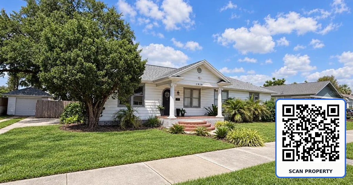1919 W CARMEN STREET property photo