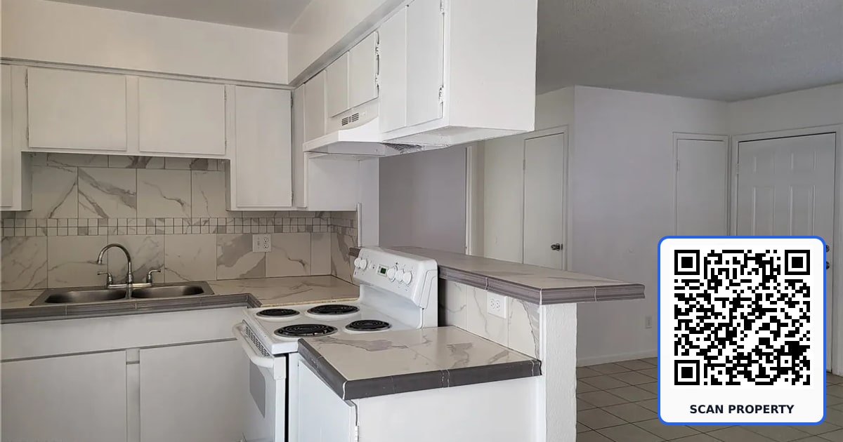 3117 East Carey Avenue property photo
