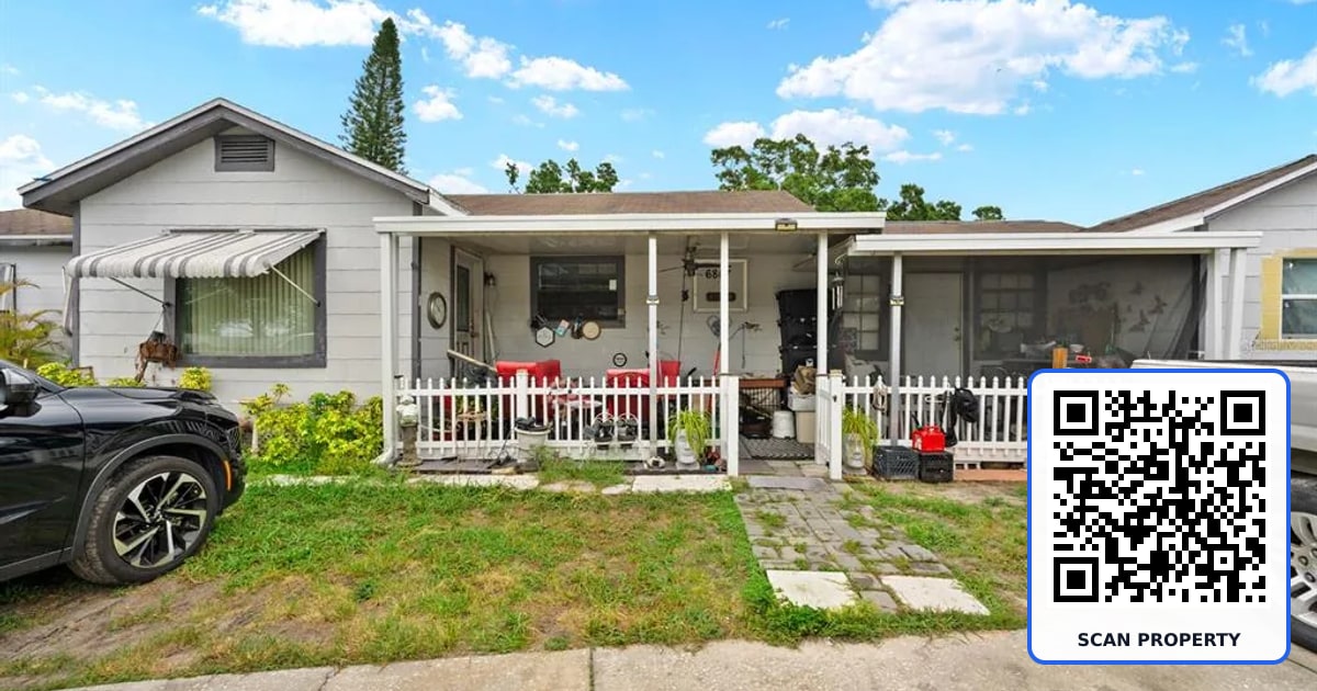 6807 N HIMES AVENUE property photo