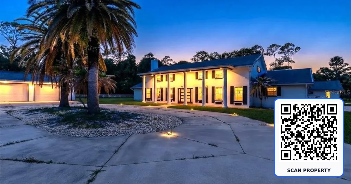 2015 HALIFAX DRIVE property photo