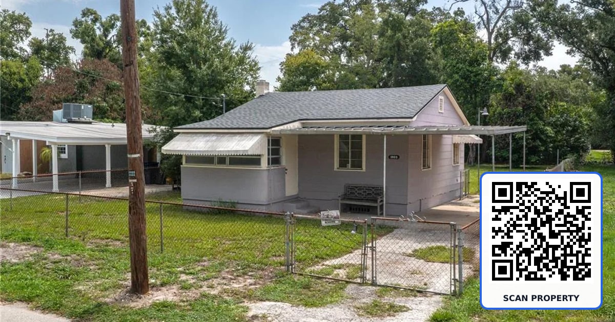 3905 N CLEARFIELD AVE property photo