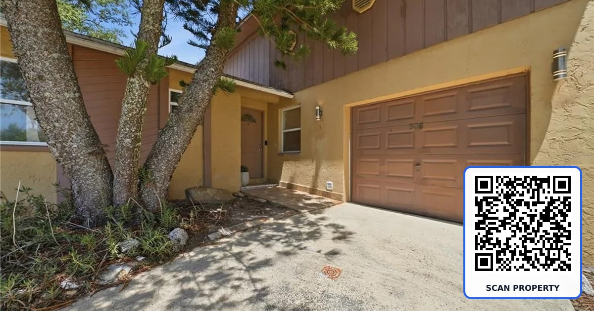 906 CARLTON ROAD property photo