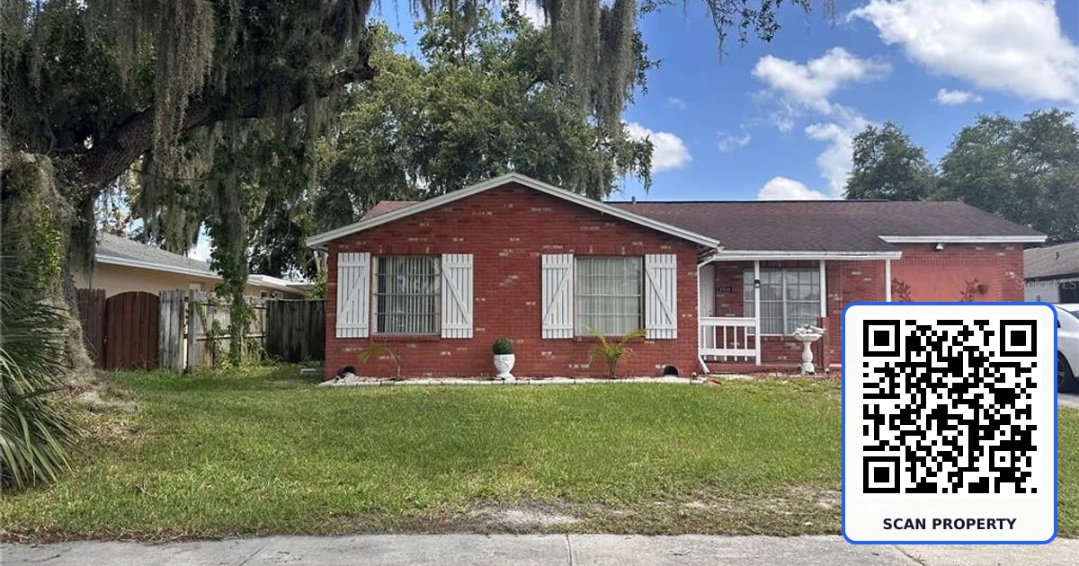 8848 OAK CIRCLE property photo
