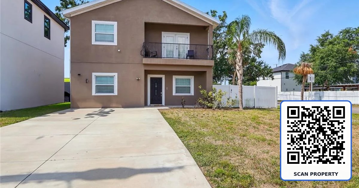 3024 W DOUGLAS ST property photo