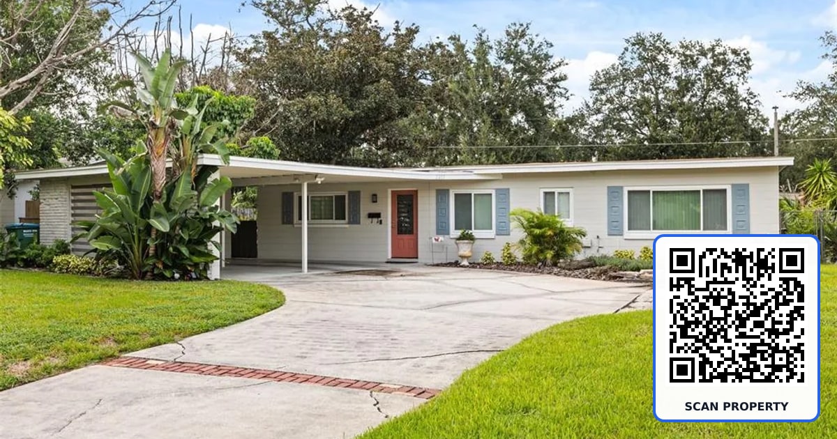 2215 WOODCREST DRIVE property photo