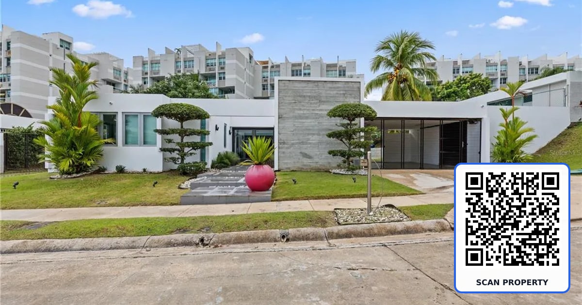 M-13 URB. CERRO REAL property photo