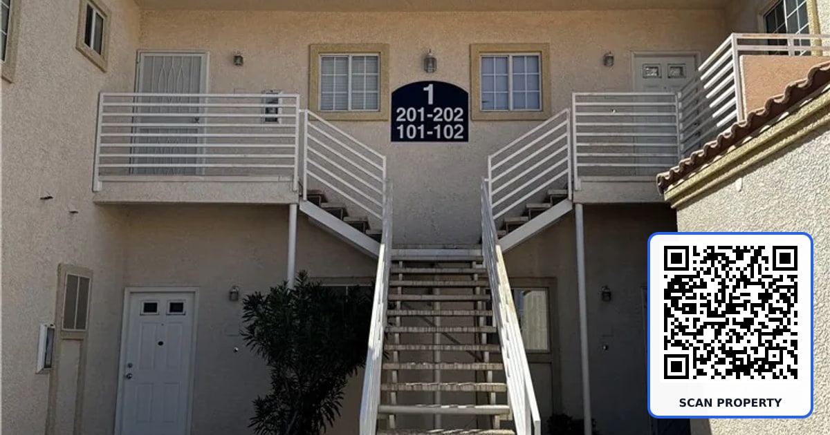 1900 North Torrey Pines Drive 101 property photo