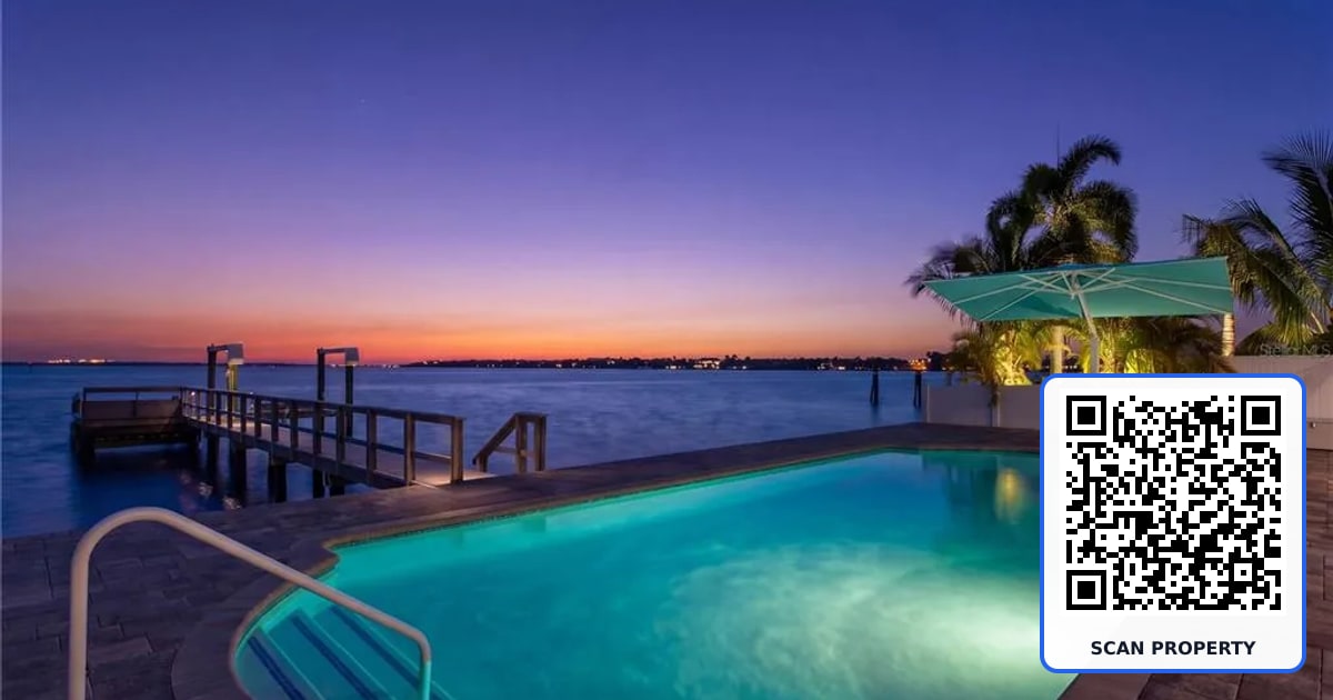 7989 CAUSEWAY BOULEVARD N property photo