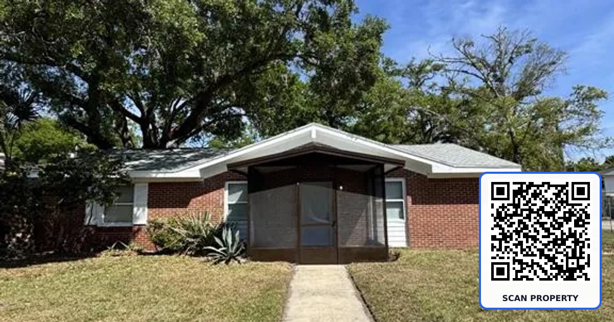 818 E AIRPORT BOULEVARD property photo