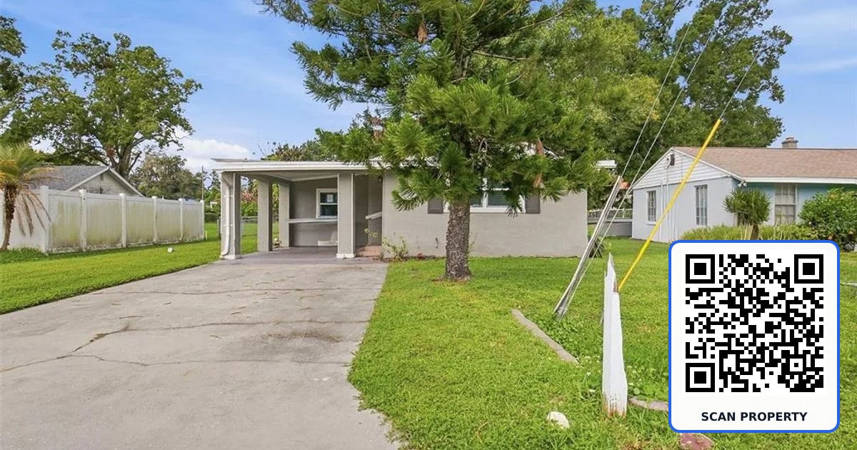 6804 N WILLOW AVENUE property photo