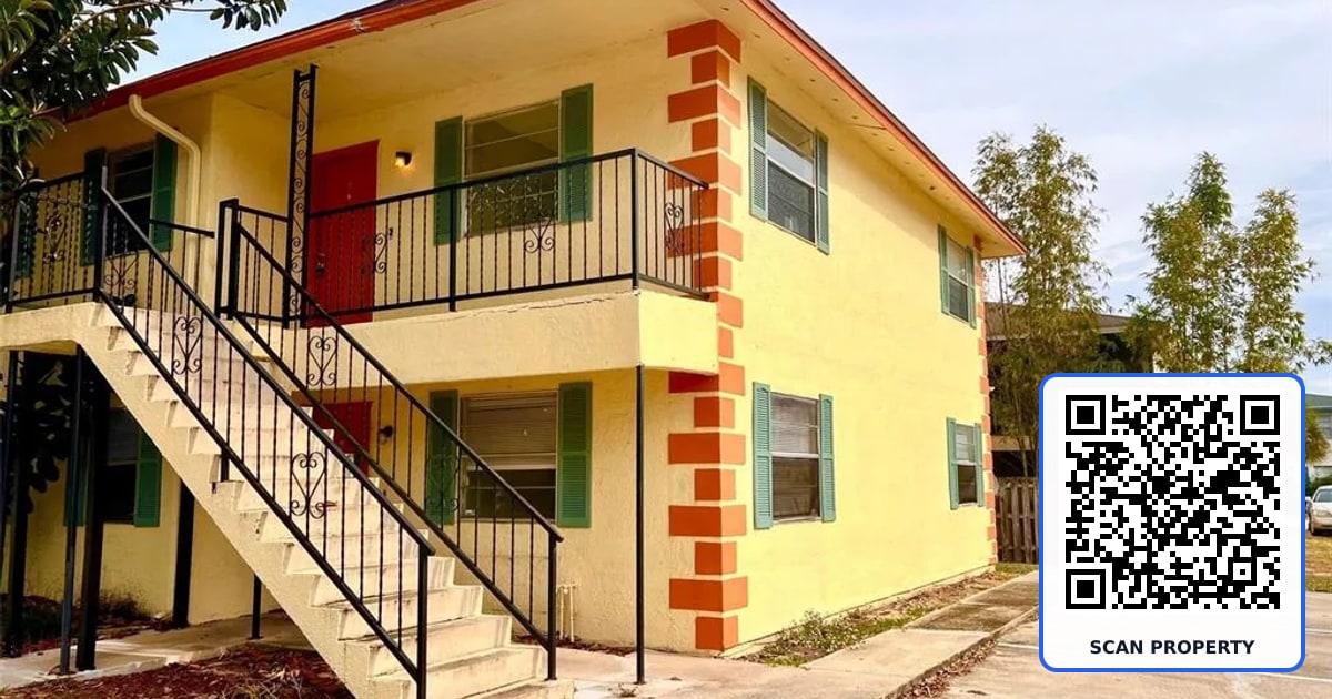 2190 KNOX MACRAE DRIVE UNIT D property photo