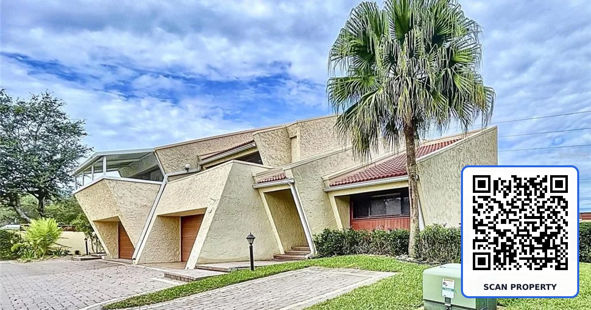 2 CASARENA COURT property photo