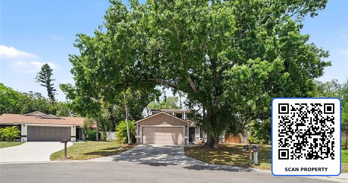 8211 COUNTRY OAKS COURT property photo