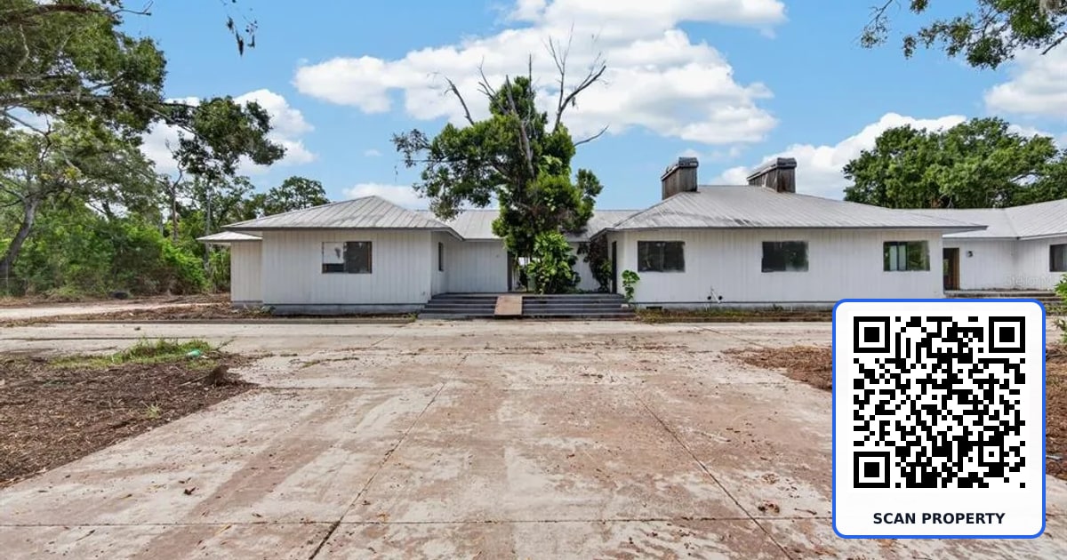 2140 DESOTO ROAD property photo