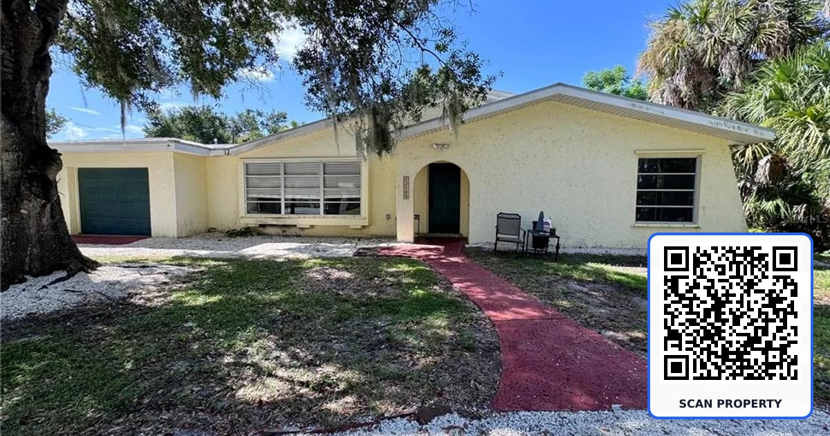 22215 ONEIDA AVENUE property photo