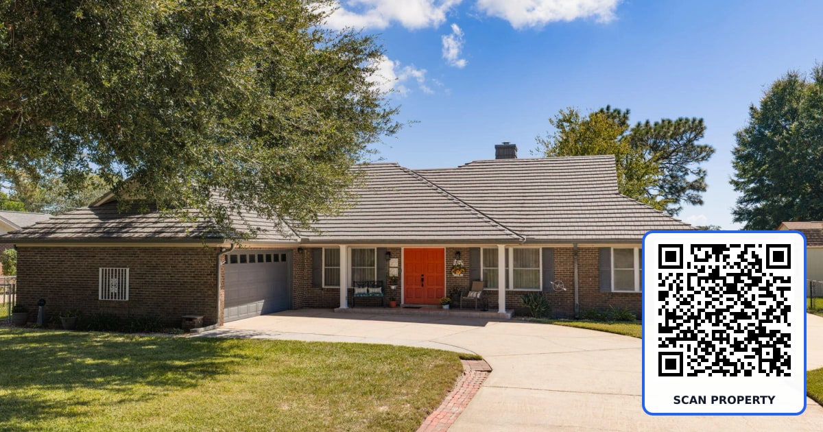 136 COUNTRY CLUB Road property photo
