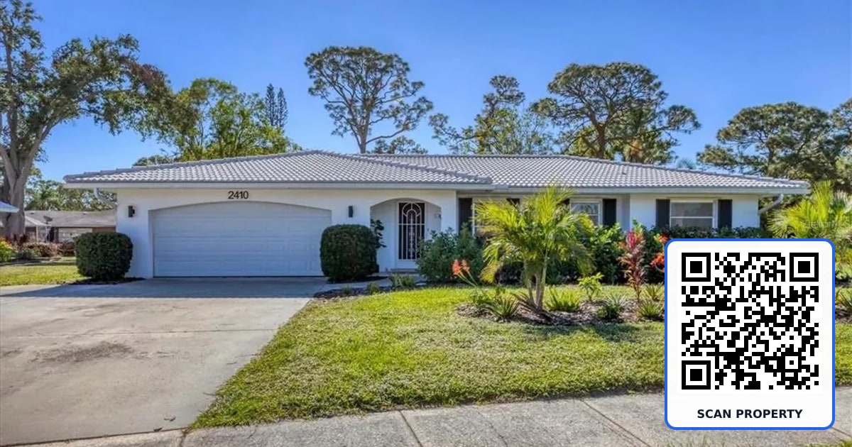 2410 CASS STREET property photo