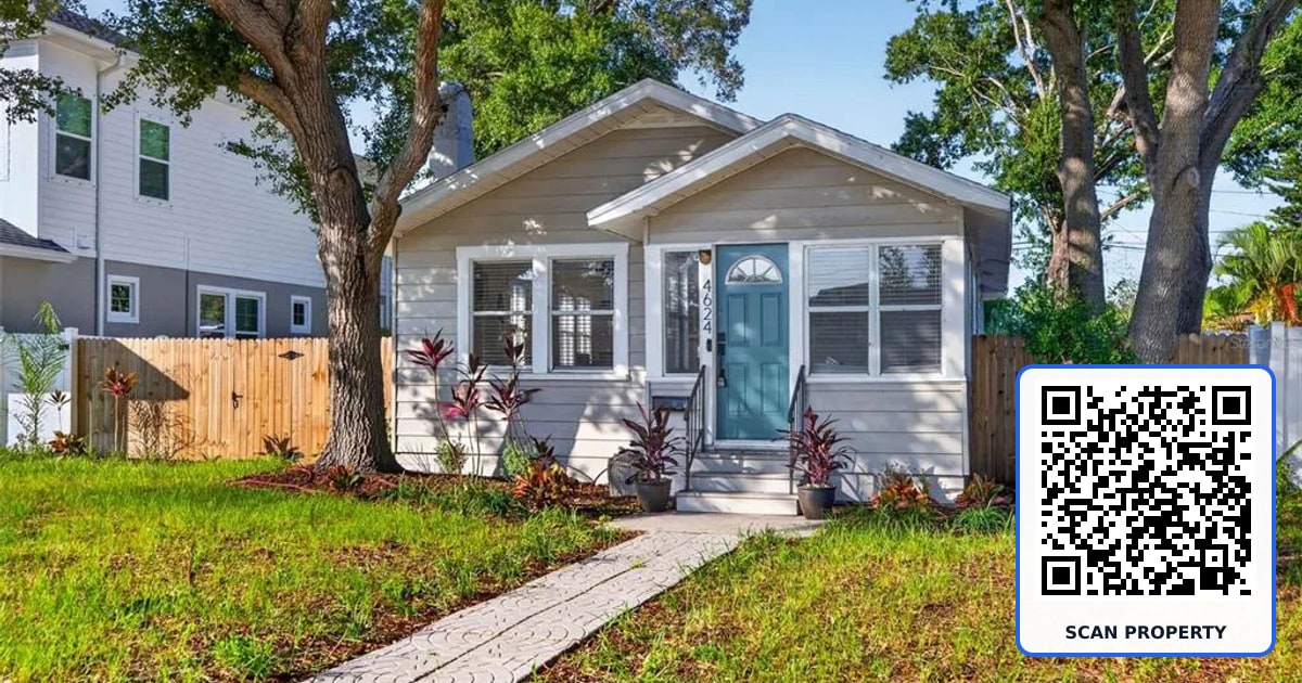 4624 IRIS STREET N property photo
