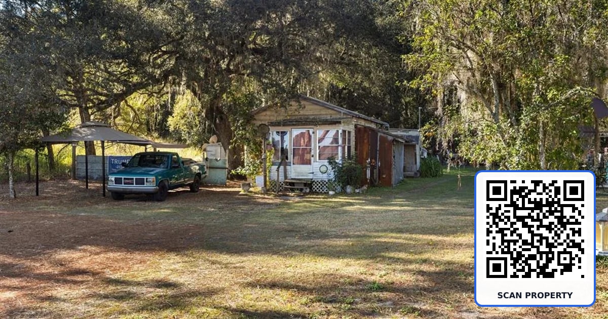 1582 S US 301 property photo