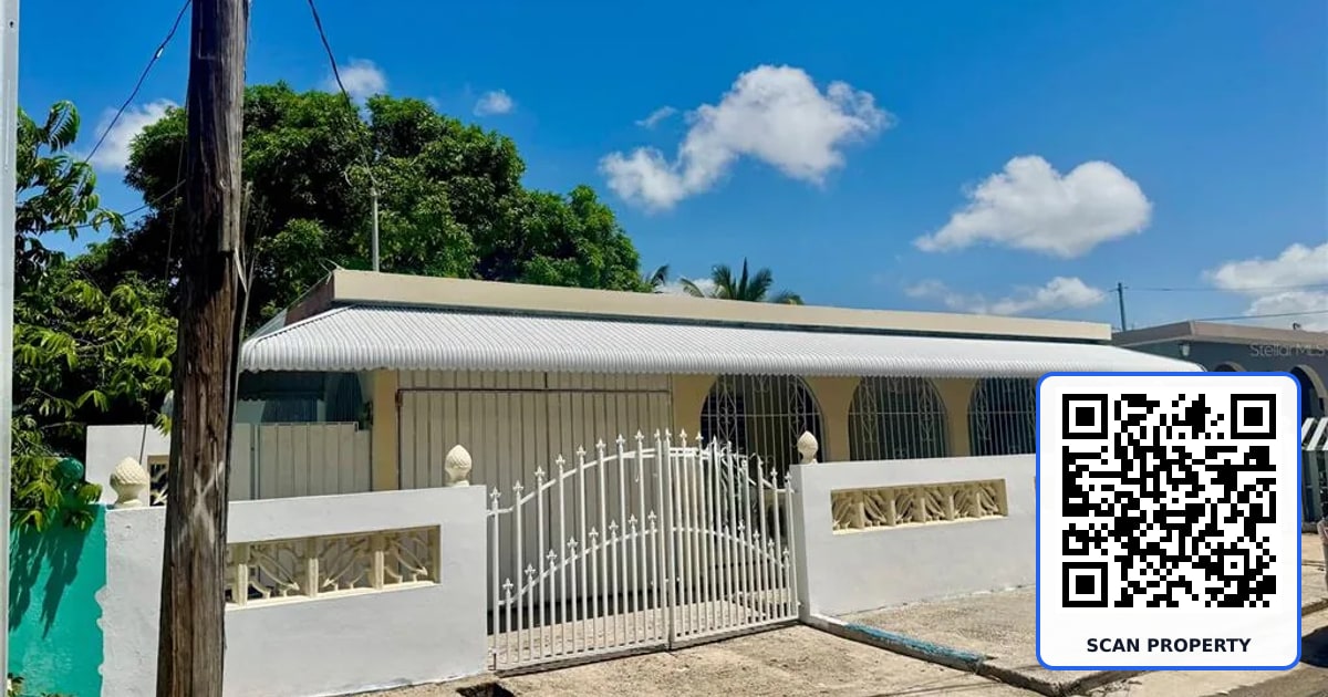 15 CALLE CAOBA property photo