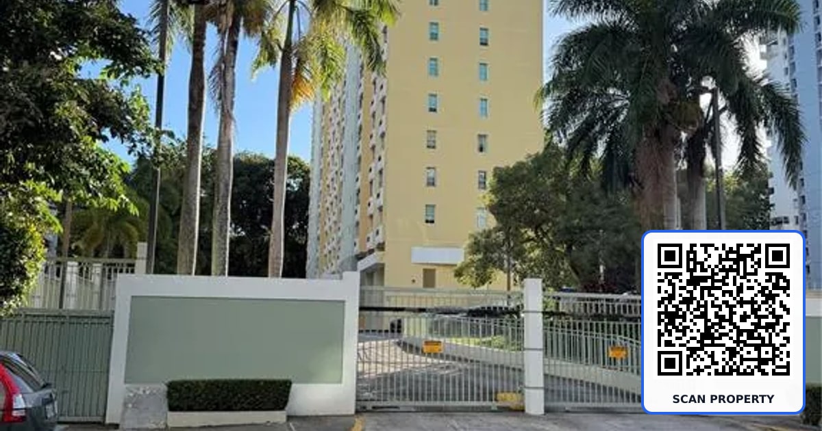 J8 AVENIDA SAN PATRICIO UNIT 15B property photo
