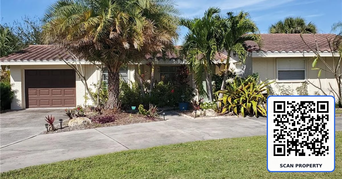 2745 CARDWELL WAY property photo