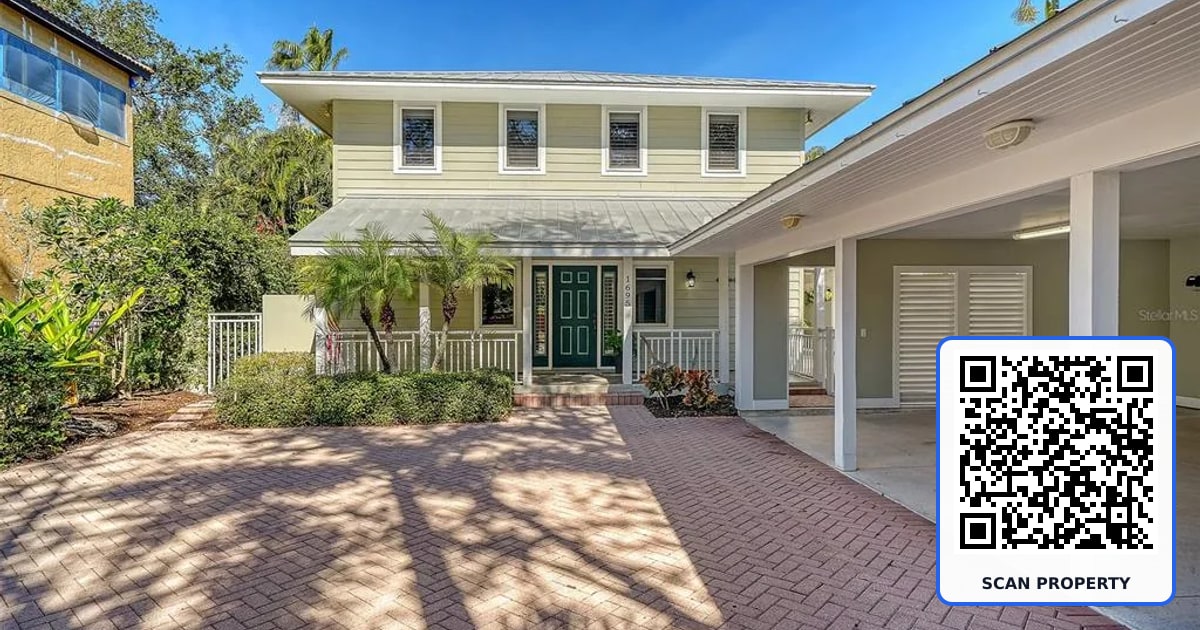 1695 HYDE PARK STREET property photo
