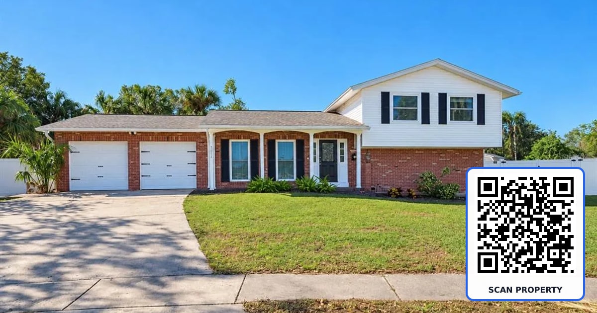 7002 DANEWOOD COURT property photo