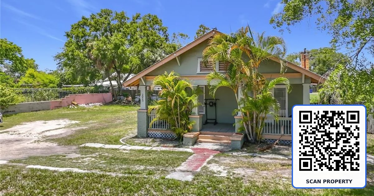 2020 DAVIS STREET property photo