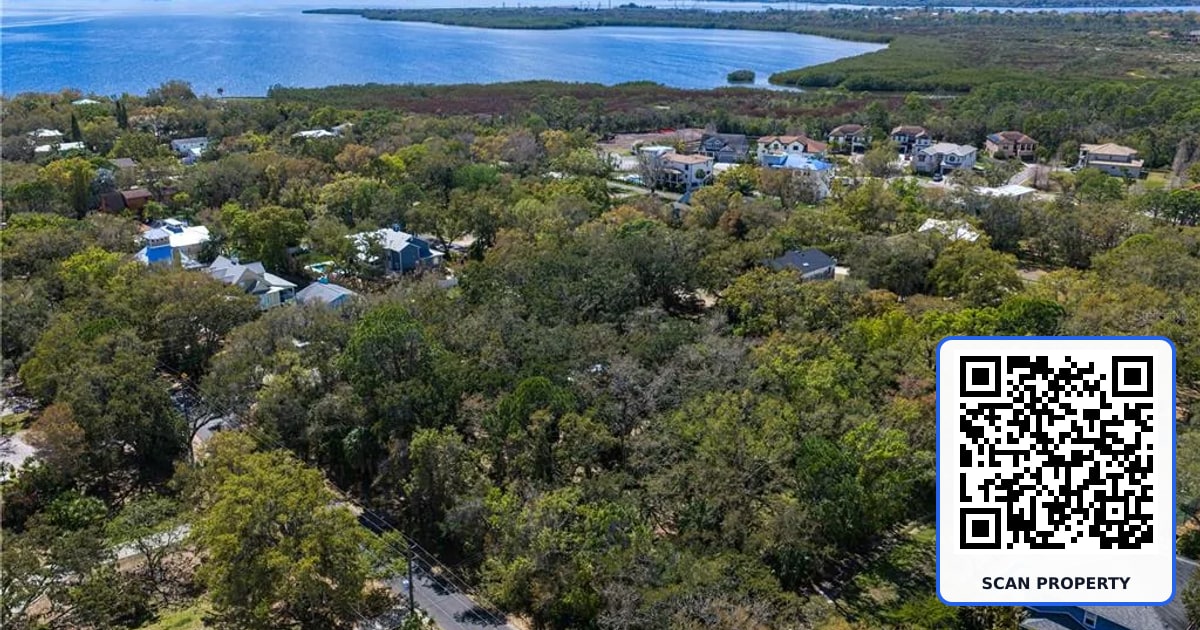 8004 BAY DRIVE property photo