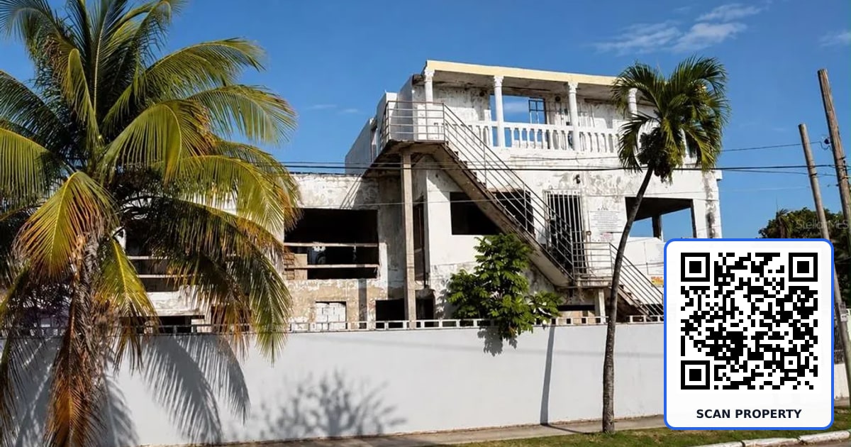 2151 CALLE CACIQUE property photo