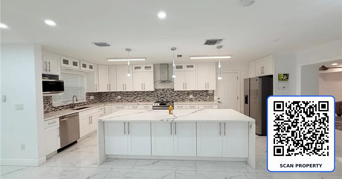 1557 ROBINSON DRIVE N property photo