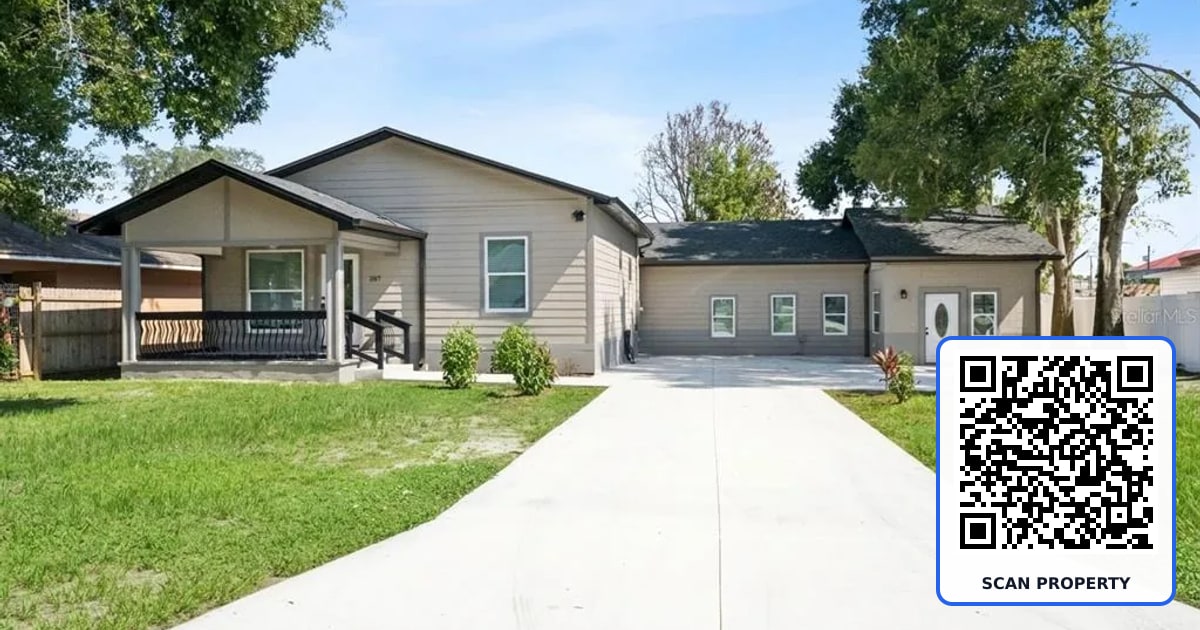 207 AVENUE E SE property photo