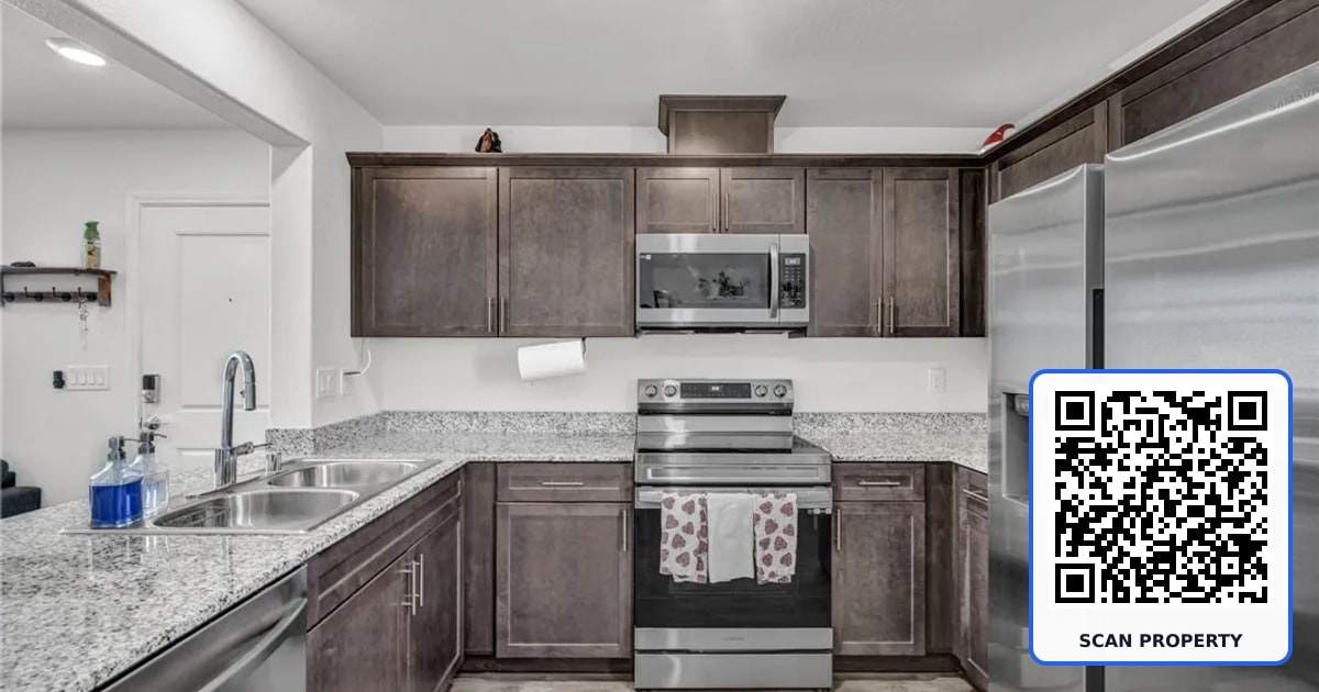 2742 Champagne Gold Avenue property photo