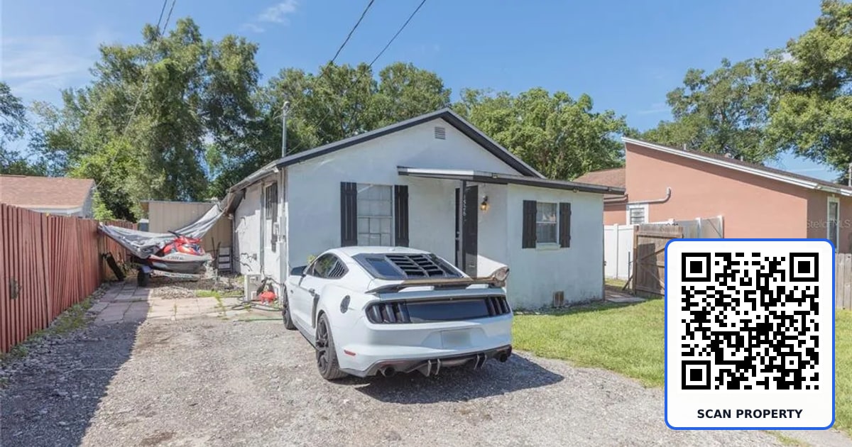 1526 CLINTON property photo