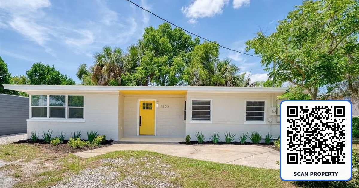 1202 E CAROLINE STREET property photo