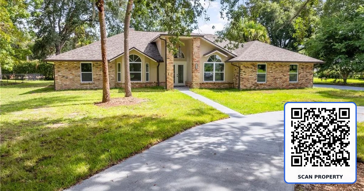 2082 CAMELOT BOULEVARD property photo
