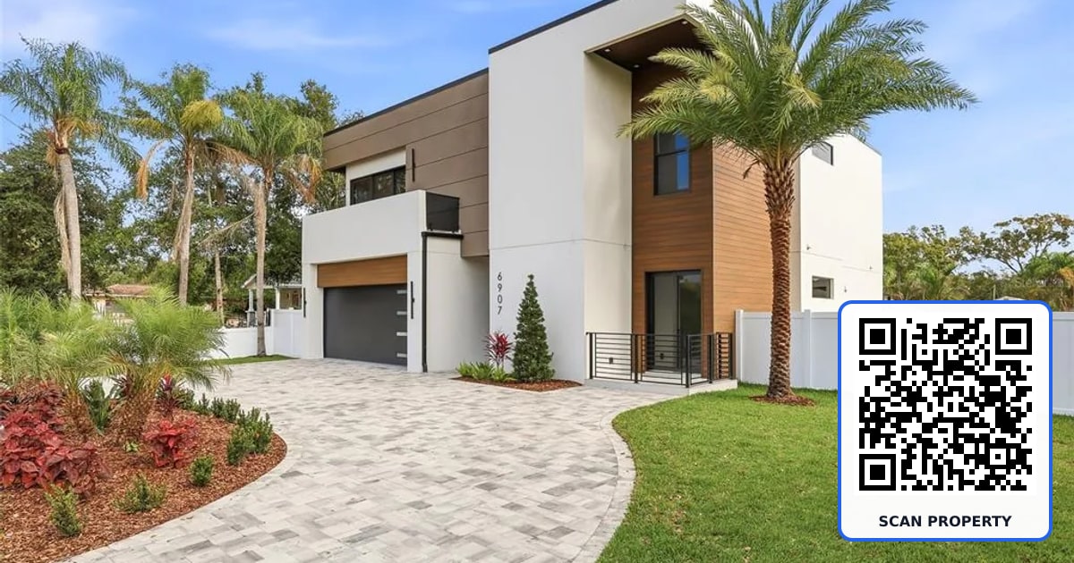 6907 N BOULEVARD property photo