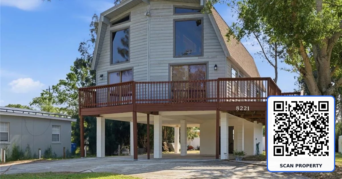 8221 RIVERSIDE DR NE property photo