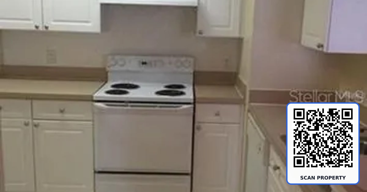 18001 RICHMOND PLACE DRIVE UNIT 220 property photo