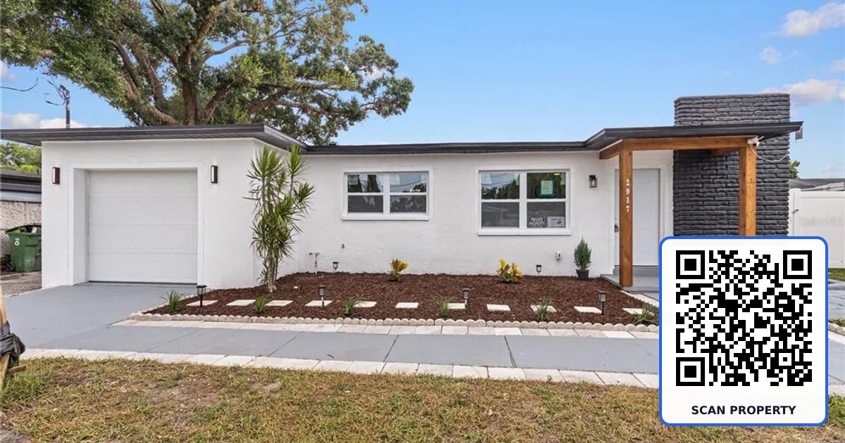 2917 W CLIFTON STREET property photo