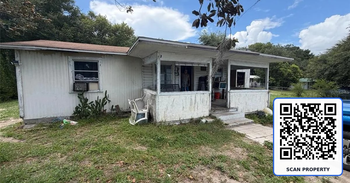 1724 S US 301 property photo