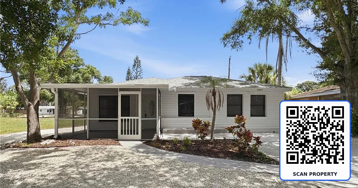 2847 OAK STREET property photo