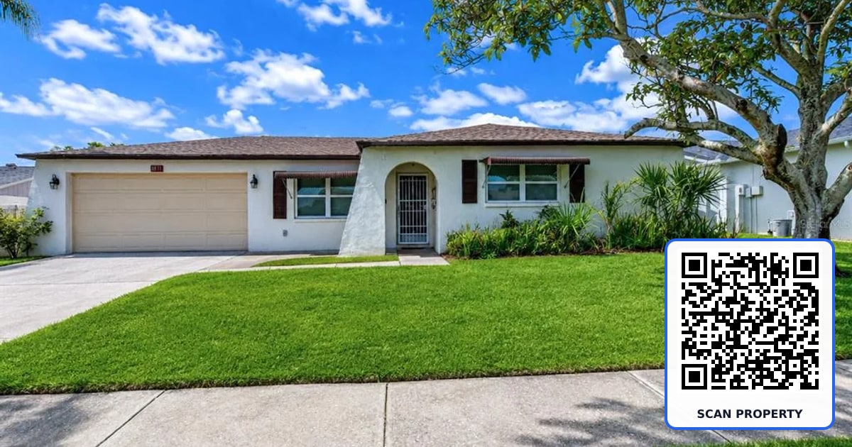 8811 MARTINIQUE LANE property photo