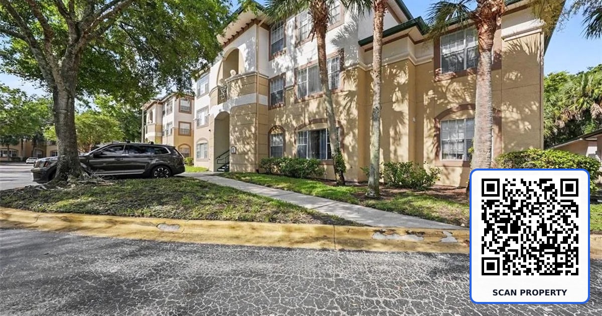 17108 CARRINGTON PARK DR UNIT 722 property photo