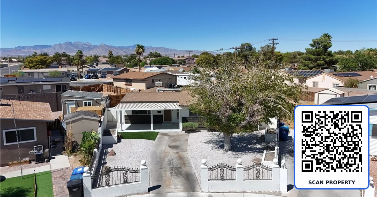1921 Manhattan Drive property photo
